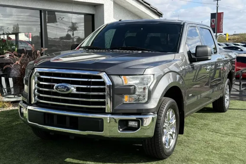 2015 Ford F-150 XLT photo 1