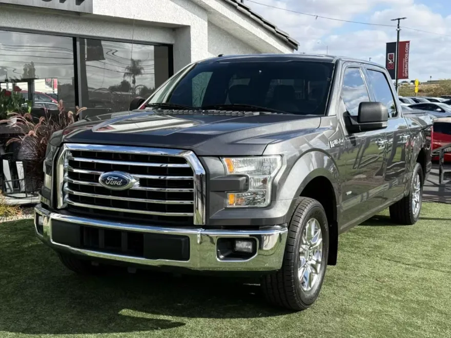 2015 Ford F-150 XLT photo 1