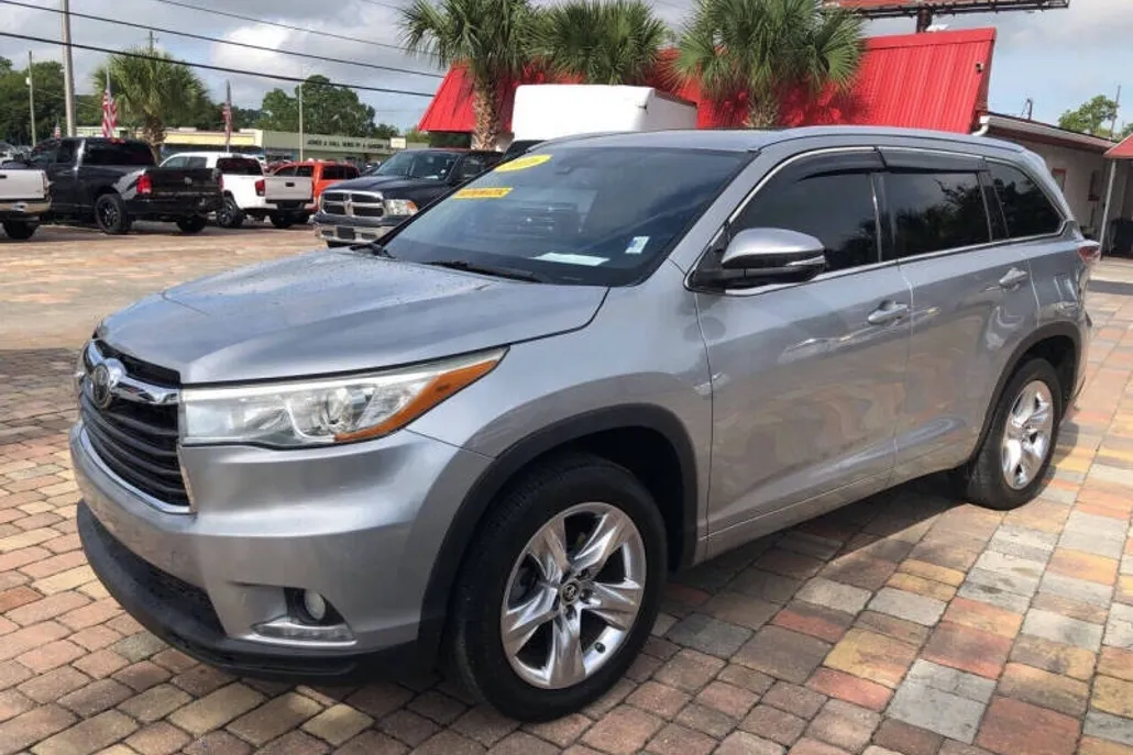 2016 Toyota Highlander Limited photo 1