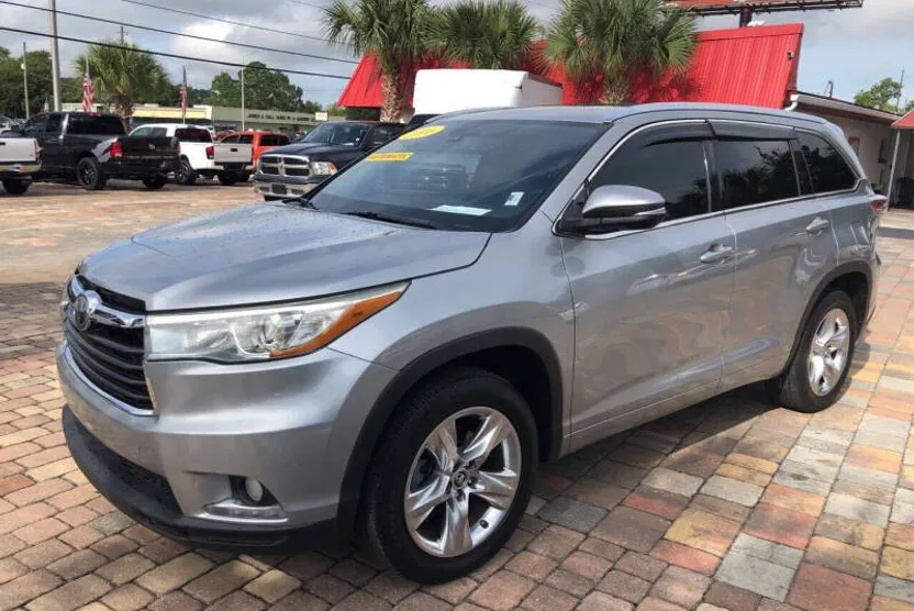 2016 Toyota Highlander Limited photo 1