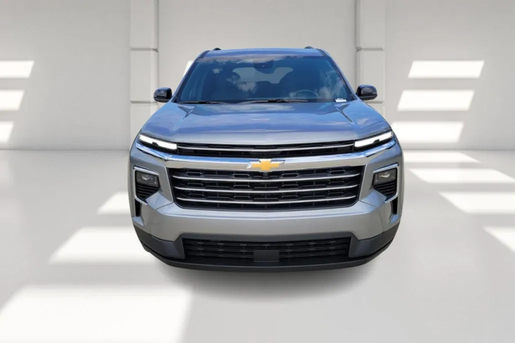 2026 Chevrolet Traverse photo 1