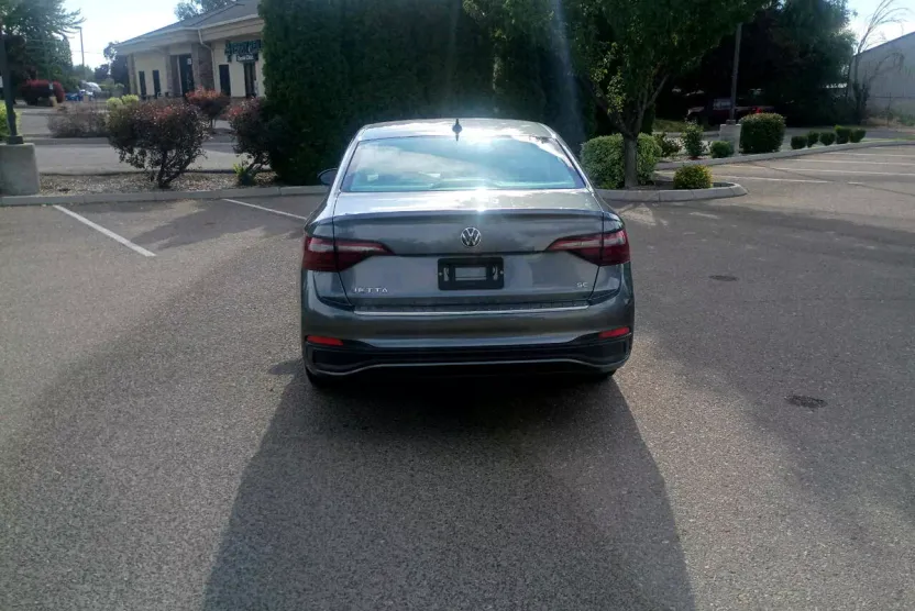 2023 Volkswagen Jetta SE photo 1