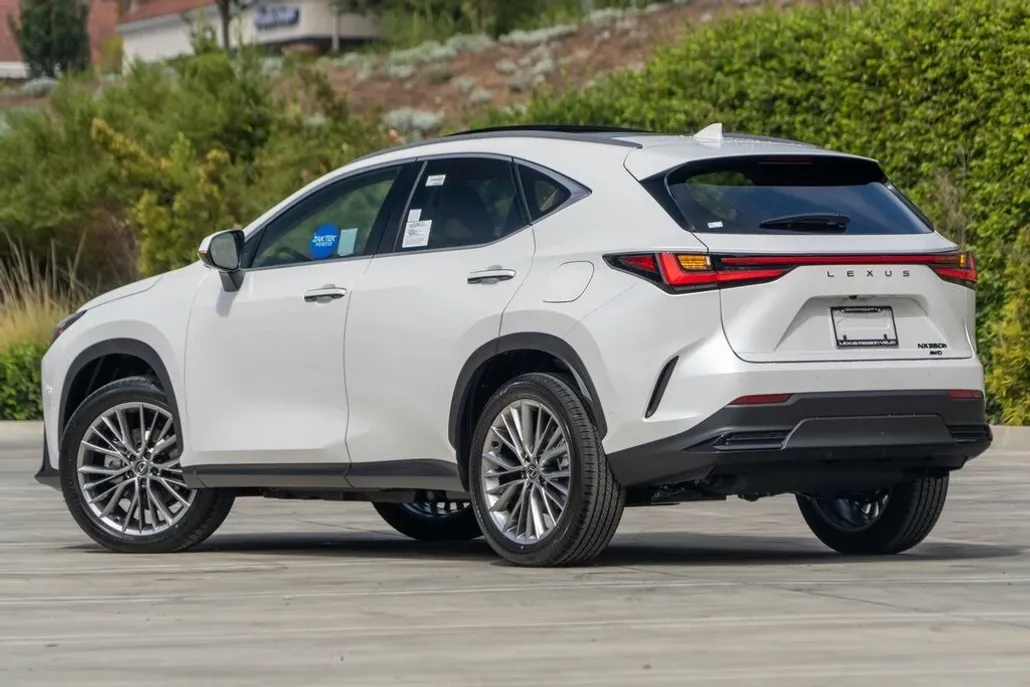 2026 Lexus NX 350h Luxury AWD photo 1