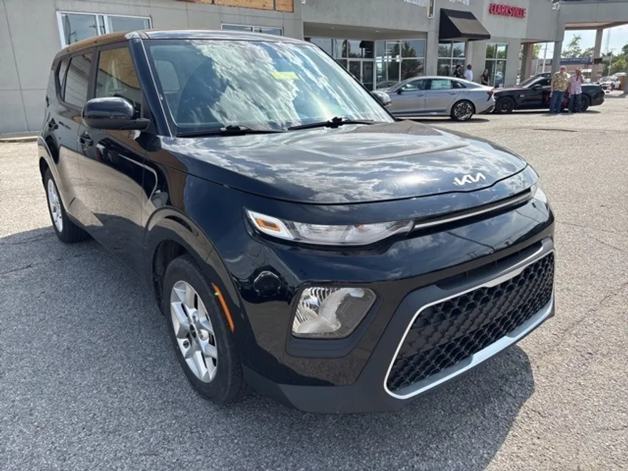 2022 Kia Soul S photo 1