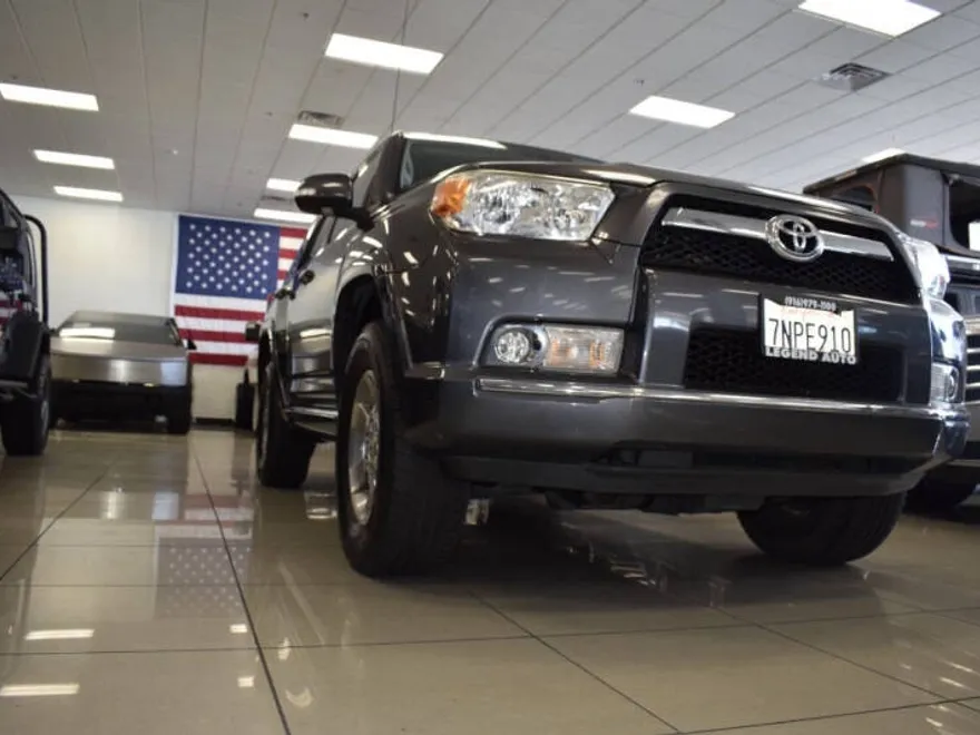 2011 Toyota 4Runner SR5 photo 1