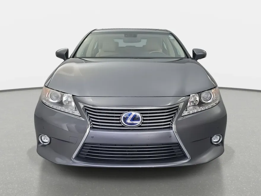 2015 Lexus ES 300h photo 1