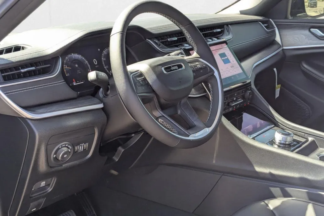 2025 Jeep Grand Cherokee Limited photo 1