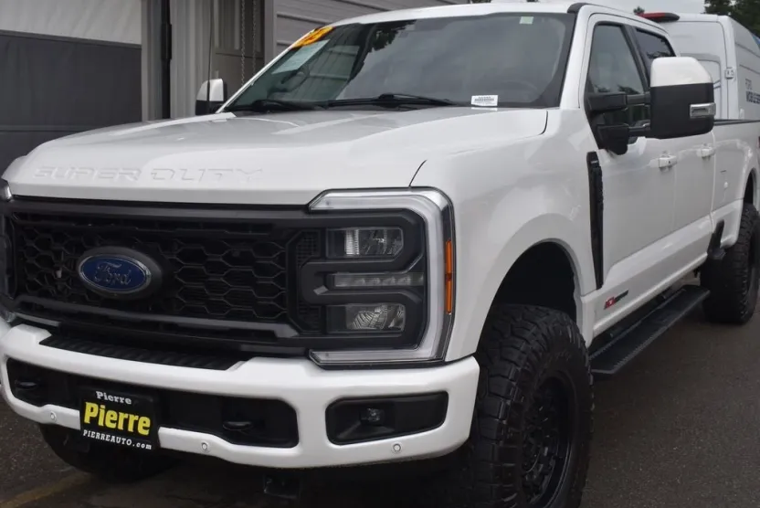 2023 Ford F-350 photo 1