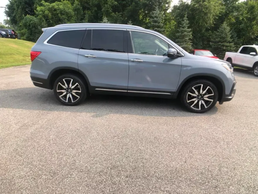 2022 Honda Pilot Touring photo 1