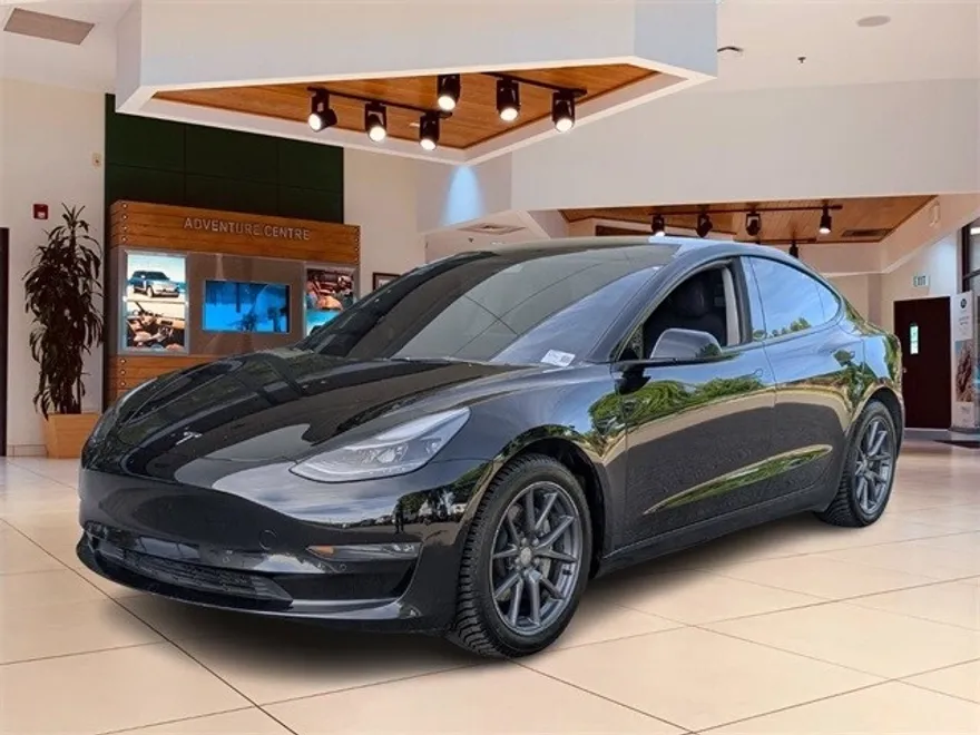 2022 Tesla Model 3 Long Range photo 1