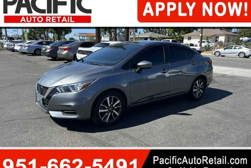 2021 Nissan Versa SV photo 1