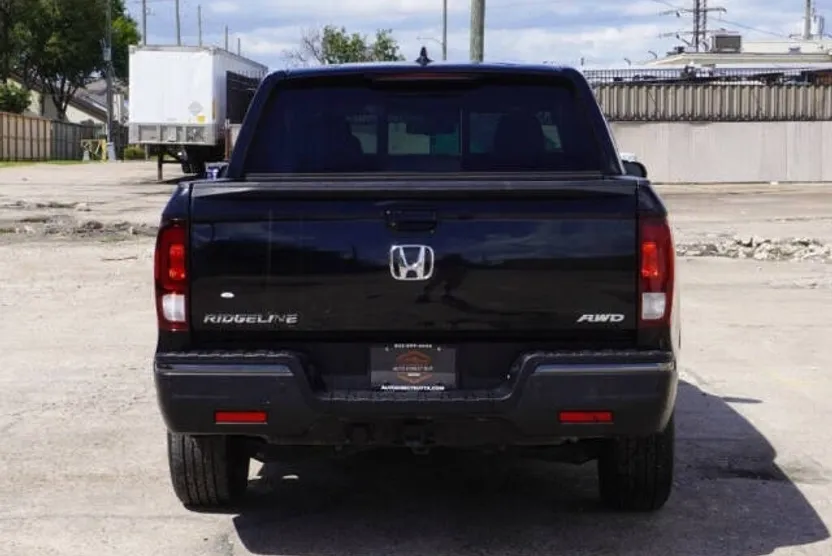 2020 Honda Ridgeline Black Edition photo 1