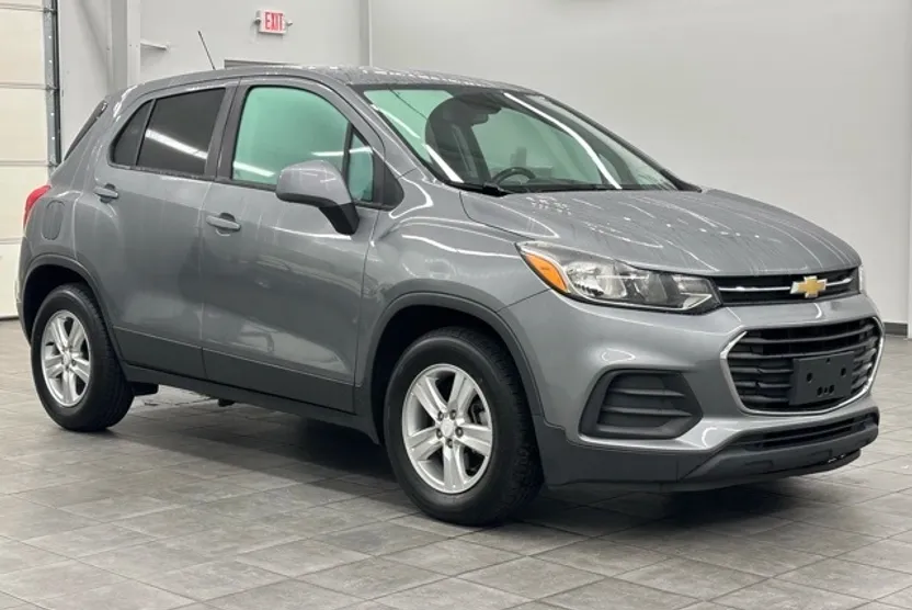 2020 Chevrolet Trax LS photo 1