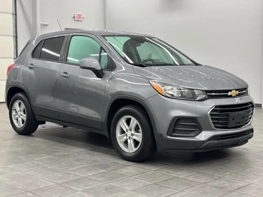 2020 Chevrolet Trax LS photo 1