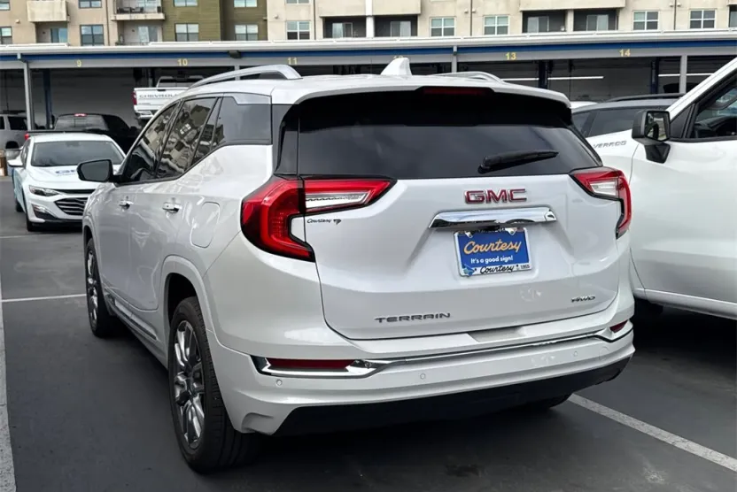 2024 Gmc Terrain Denali photo 1