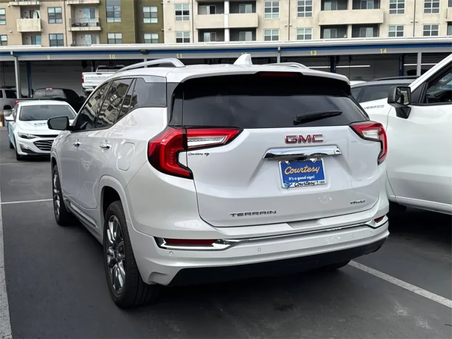 2024 Gmc Terrain Denali photo 1