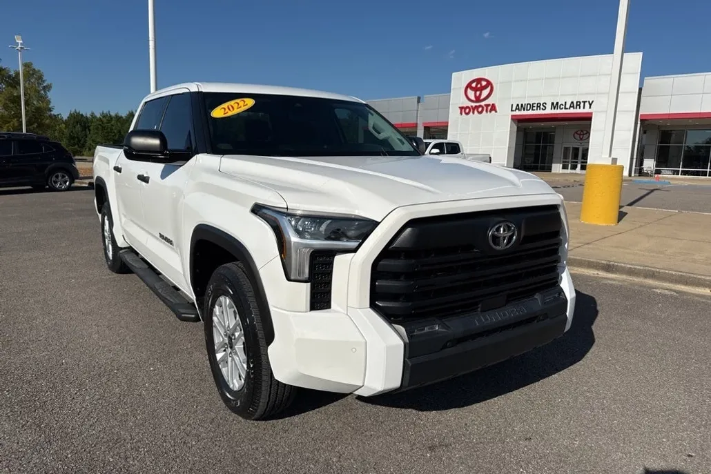 2022 Toyota Tundra SR5 photo 1