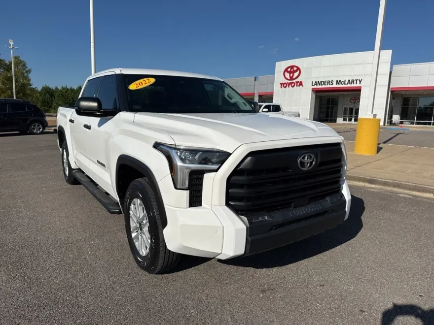 2022 Toyota Tundra SR5 photo 1