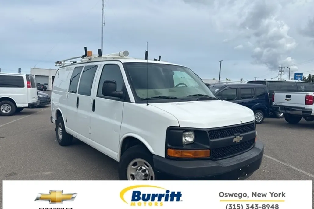 2011 Chevrolet Express Cargo 2500 Van photo 1