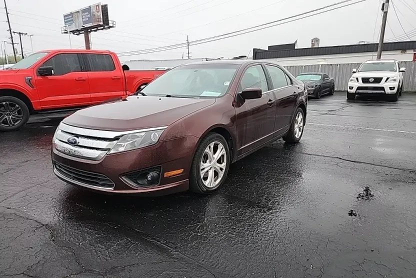 2012 Ford Fusion SE photo 1