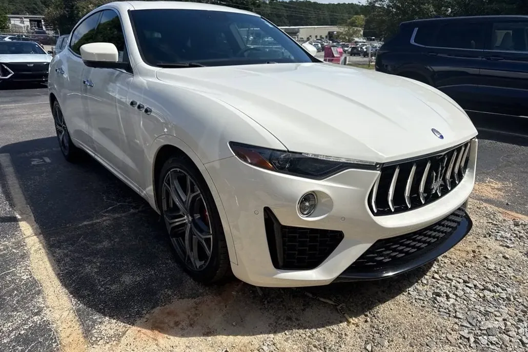 2020 Maserati Levante GT photo 1