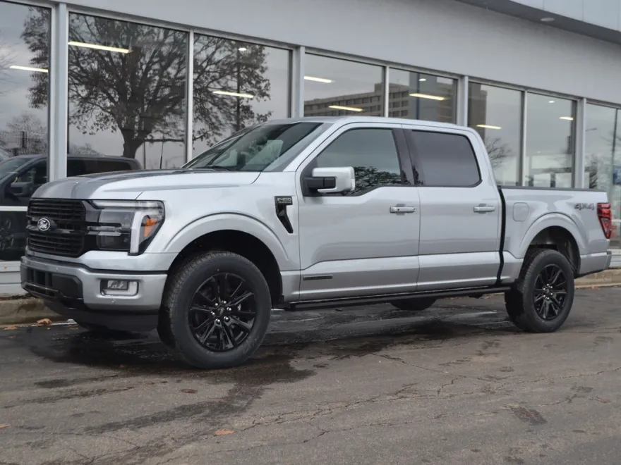 2025 Ford F-150 Platinum photo 1