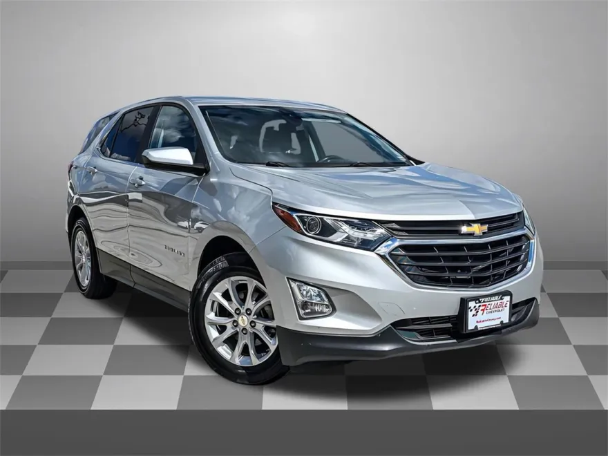 2021 Chevrolet Equinox LT photo 1