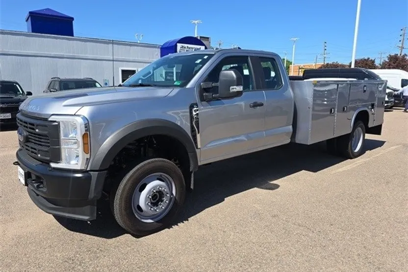 2024 Ford F-450 XL photo 1