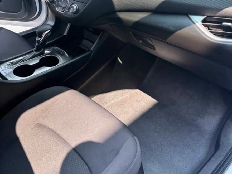 2024 Chevrolet Malibu LS photo 1