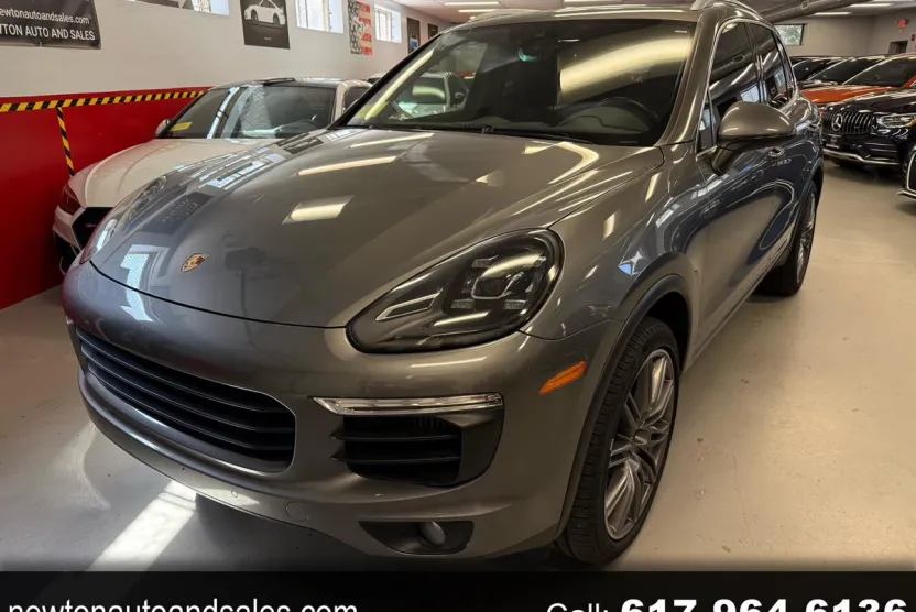 2018 Porsche Cayenne S photo 1