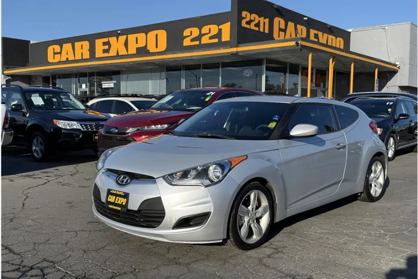 2015 Hyundai Veloster photo 1