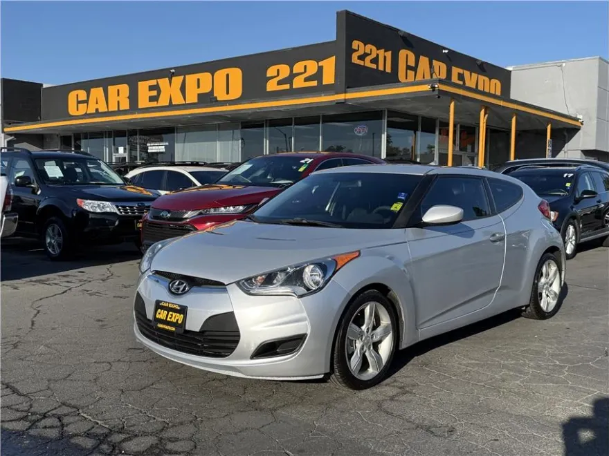 2015 Hyundai Veloster photo 1