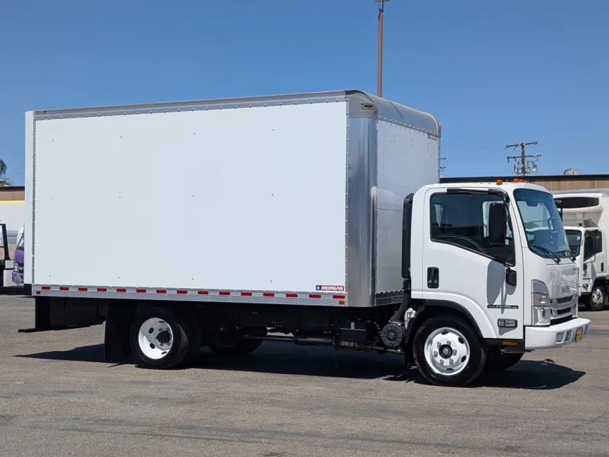 2024 Isuzu NPR photo 1