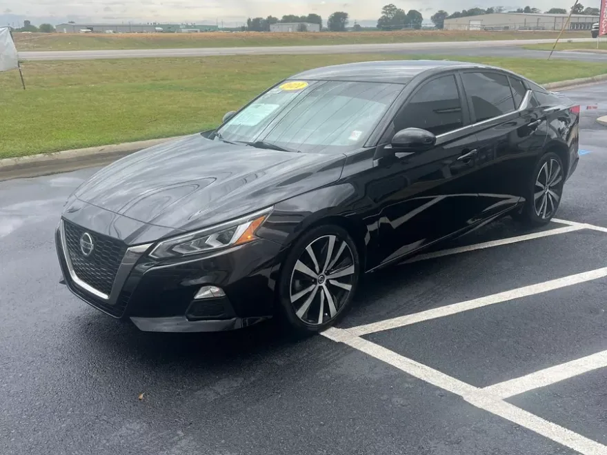 2021 Nissan Altima 2.5 SR photo 1