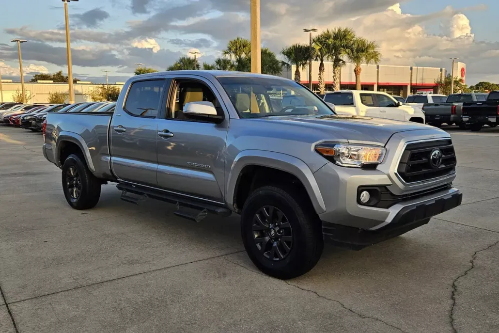 2023 Toyota Tacoma SR5 V6 photo 1
