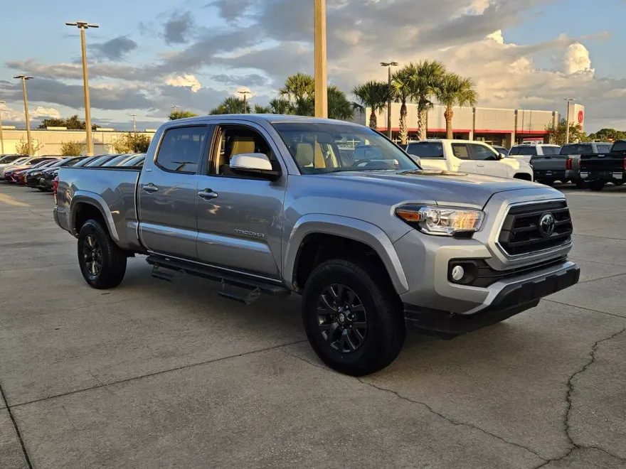 2023 Toyota Tacoma SR5 V6 photo 1