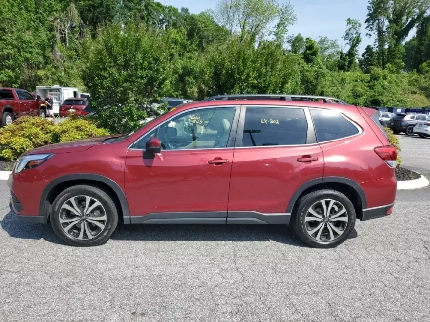 2022 Subaru Forester Limited photo 1