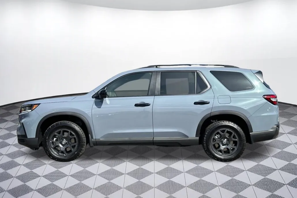 2025 Honda Pilot TrailSport photo 1