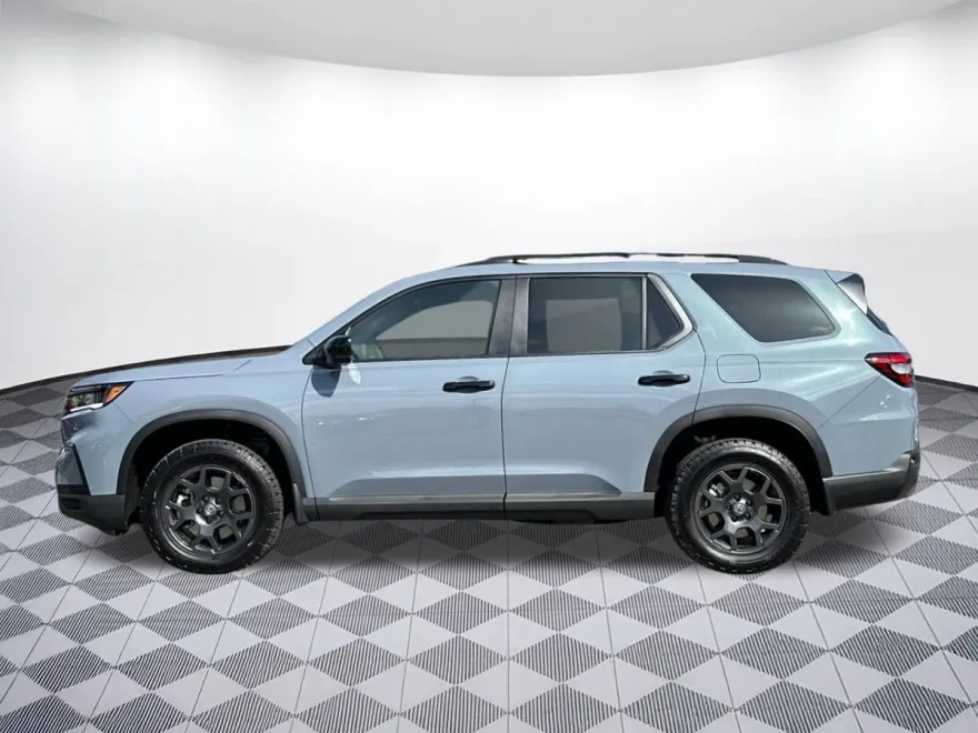 2025 Honda Pilot TrailSport photo 1