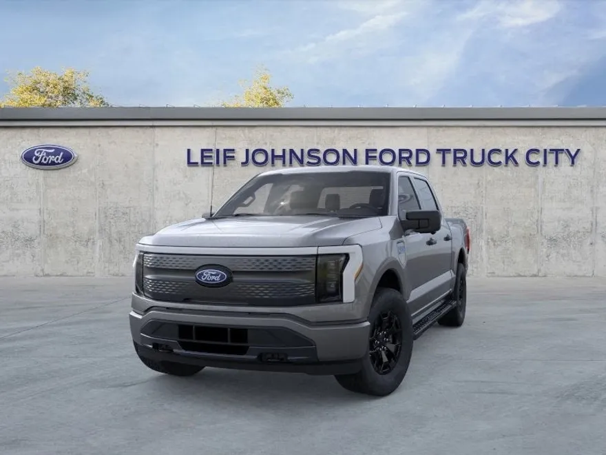 2025 Ford F-150 Lightning XLT photo 2