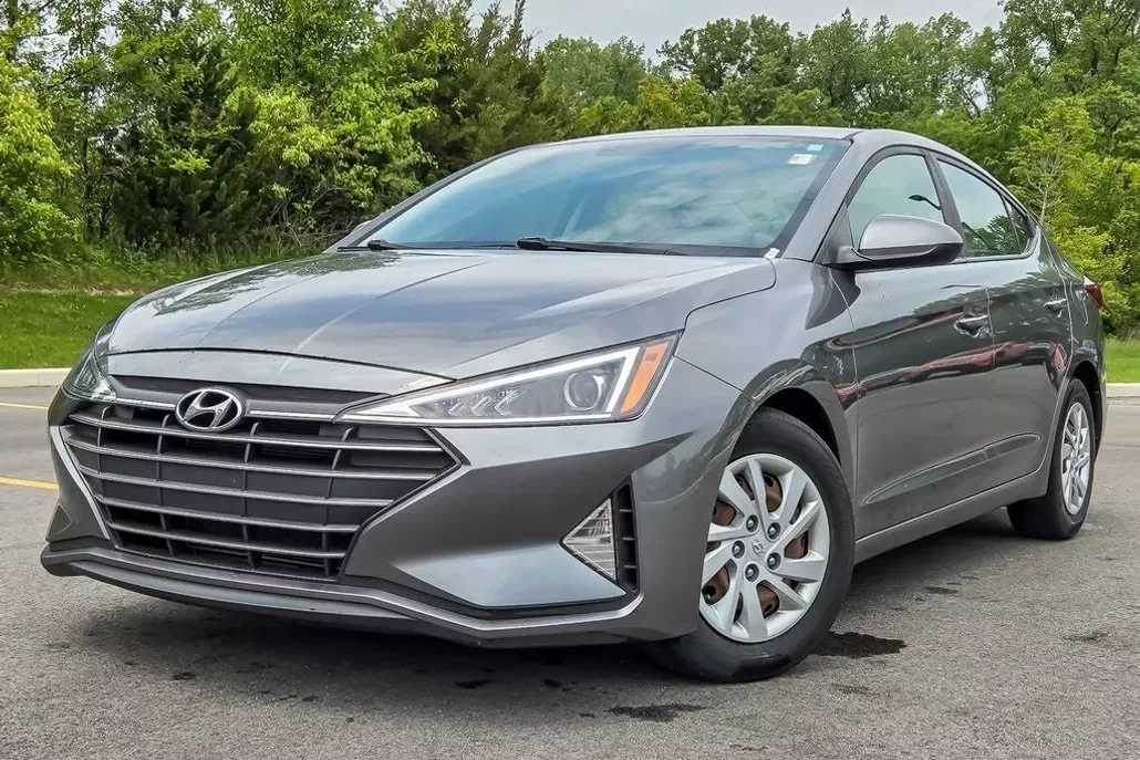 2019 Hyundai Elantra SE photo 1