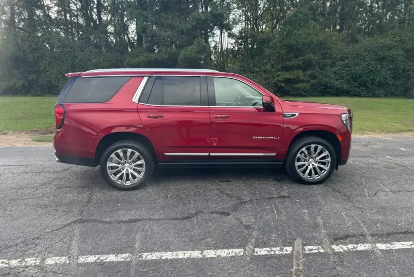 2023 Gmc Yukon Denali photo 1