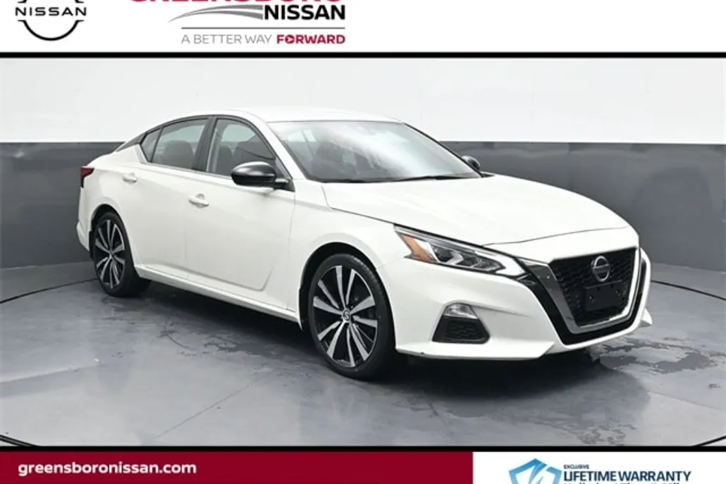 2022 Nissan Altima 2.5 SR photo 1