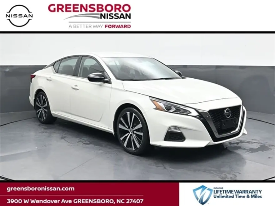 2022 Nissan Altima 2.5 SR photo 1