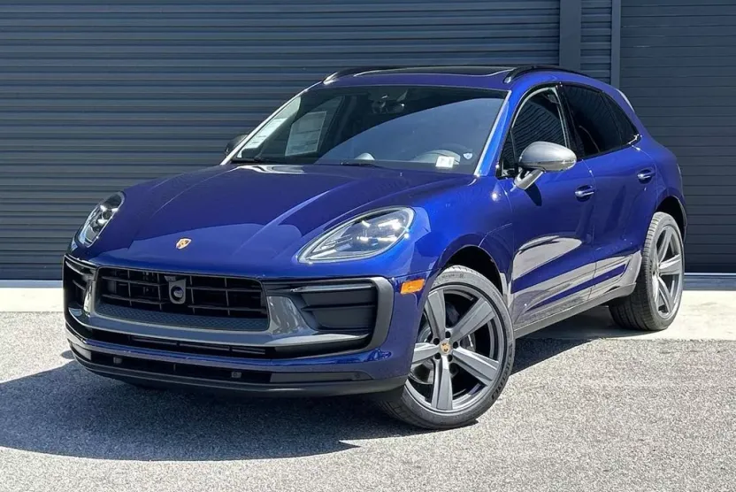2025 Porsche Macan T photo 1