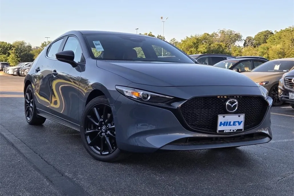 2026 Mazda Mazda3 Hatchback 2.5 s Carbon photo 1