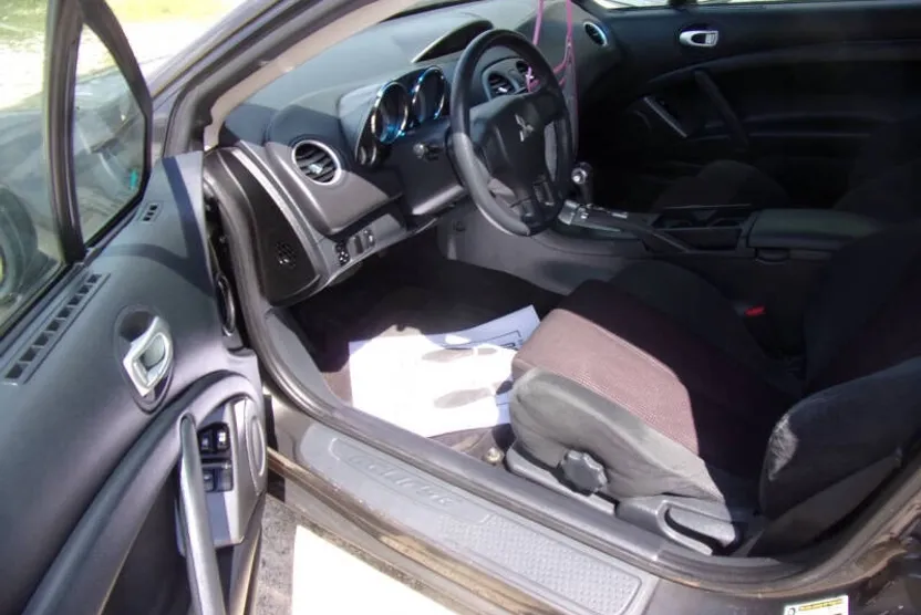 2012 Mitsubishi Eclipse GS photo 1