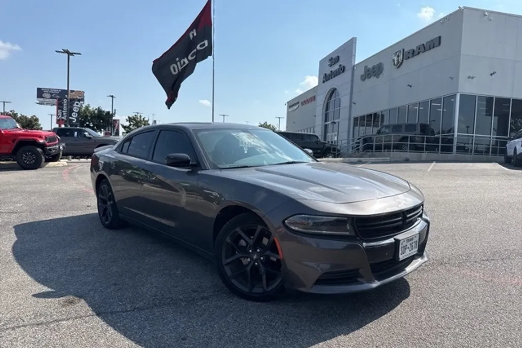 2022 Dodge Charger SXT photo 1