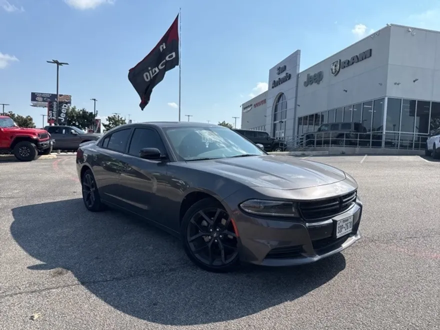 2022 Dodge Charger SXT photo 1