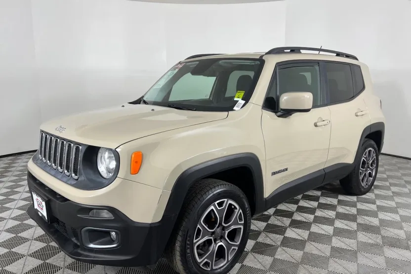 2015 Jeep Renegade Latitude photo 1